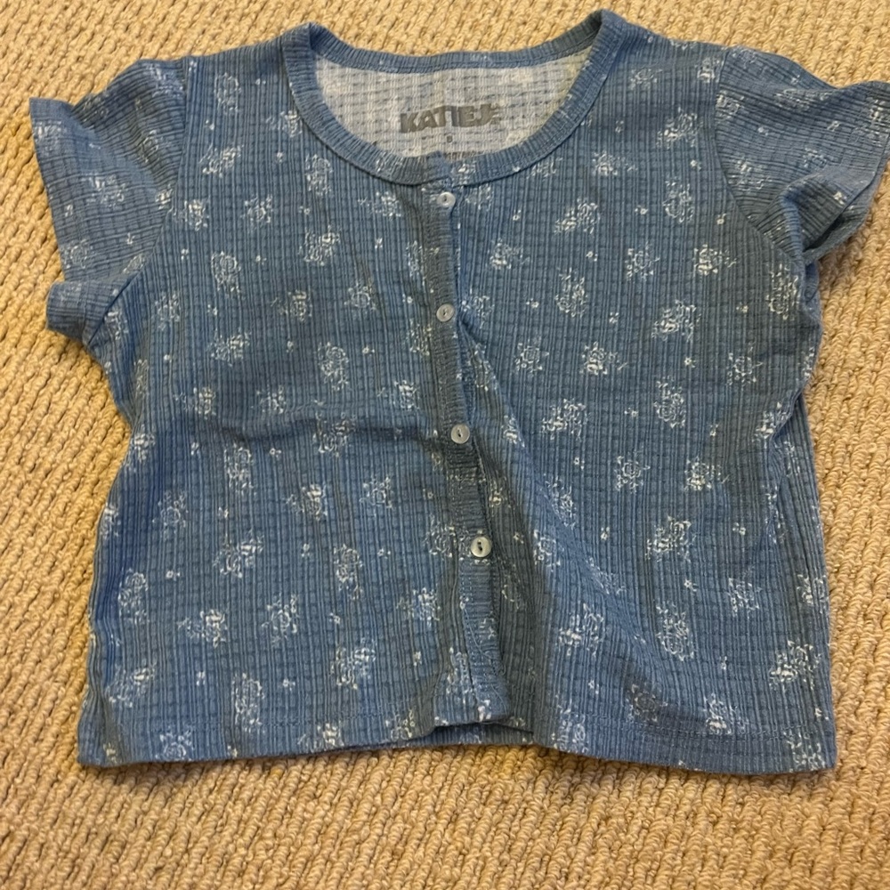 Katie j Blue Baby t. Blue with flowers cropped